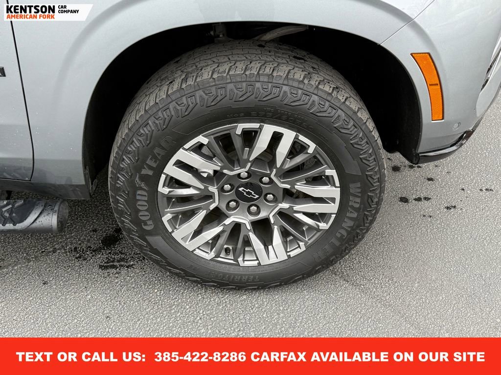 Used 2025 Chevrolet Suburban Z71 image 15