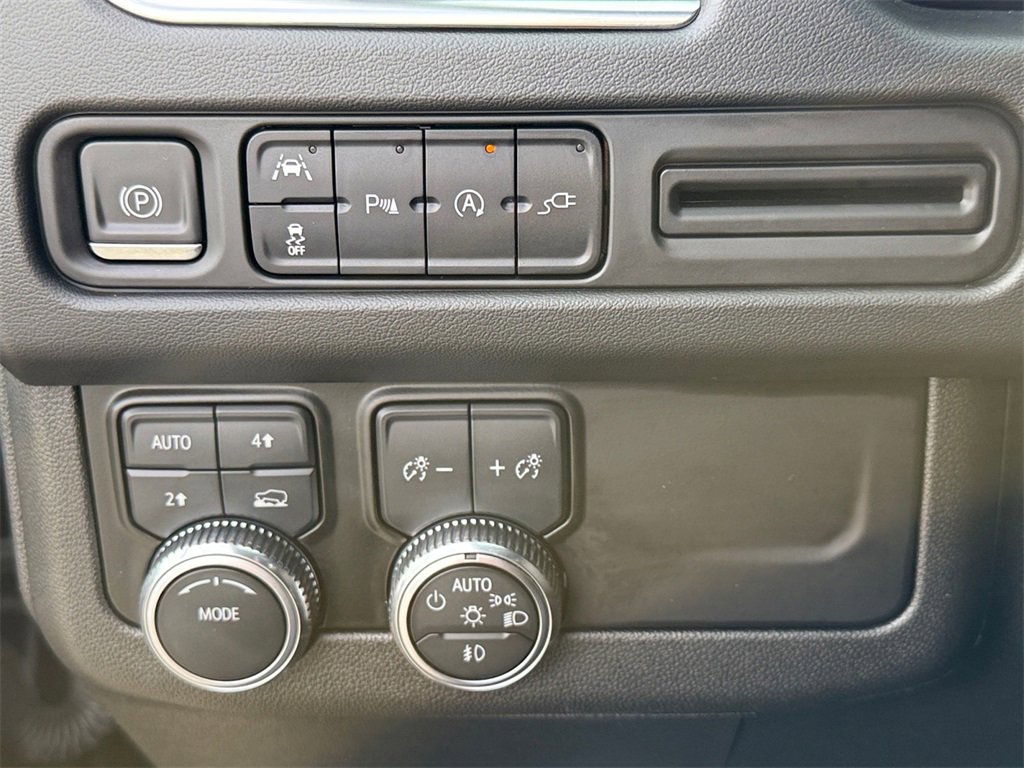 Used 2022 GMC Yukon SLE image 23