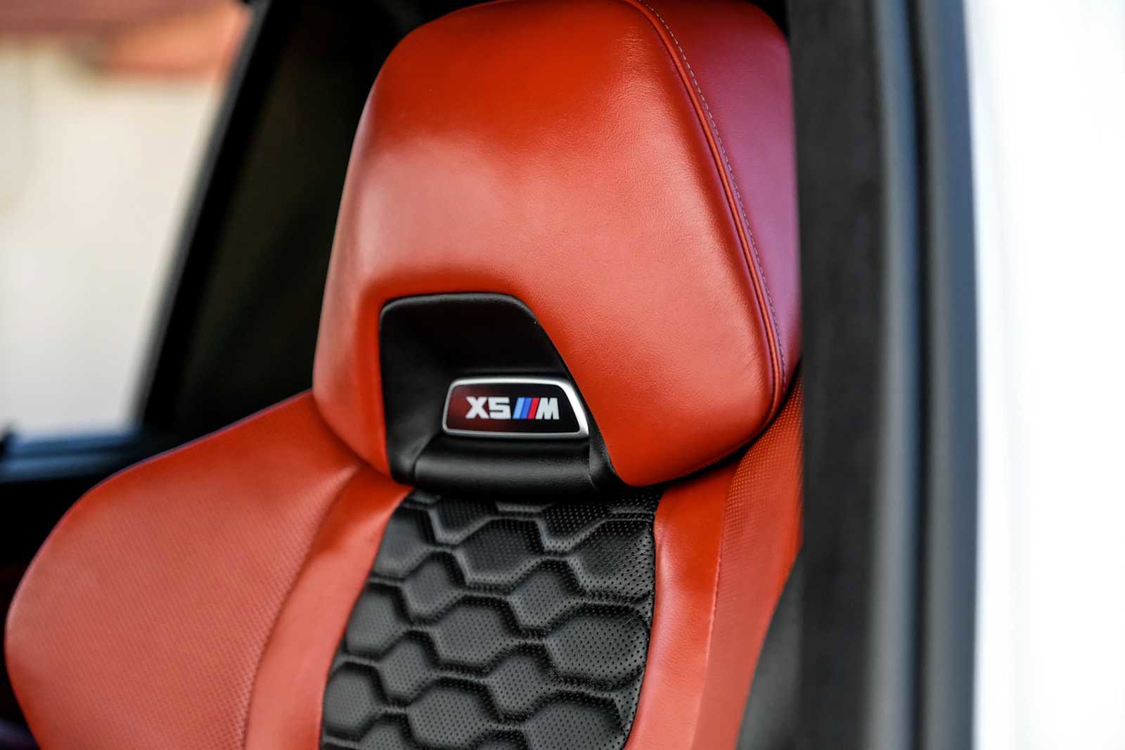 Used 2025 BMW X5 M Competition w/ Executive Package image 37