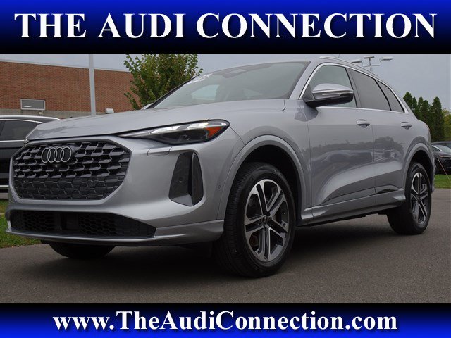 Certified 2025 Audi Q5 Premium AWD/4WD image 1