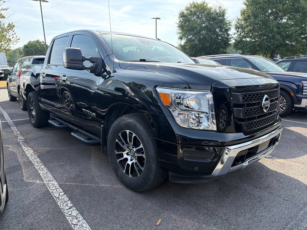 Used 2021 Nissan Titan SV w/ SV Convenience Package AWD/4WD image 2