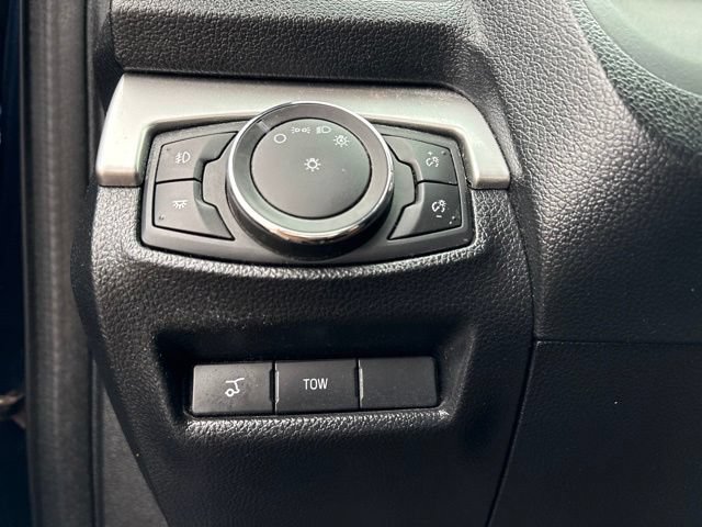 Used 2017 Ford Explorer XLT w/ Equipment Group 201A AWD/4WD image 27