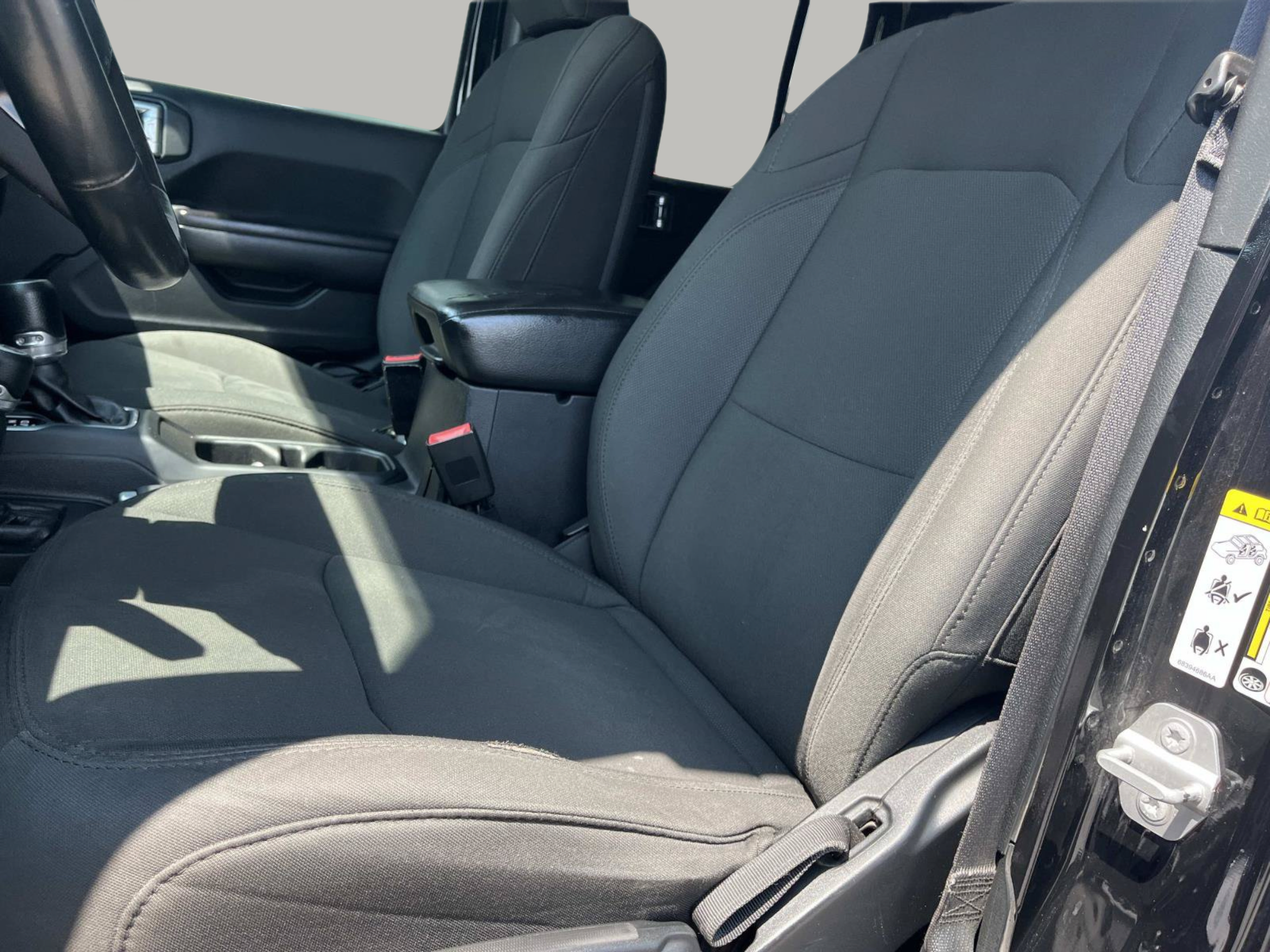 Used 2018 Jeep Wrangler Unlimited Sport S AWD/4WD image 27