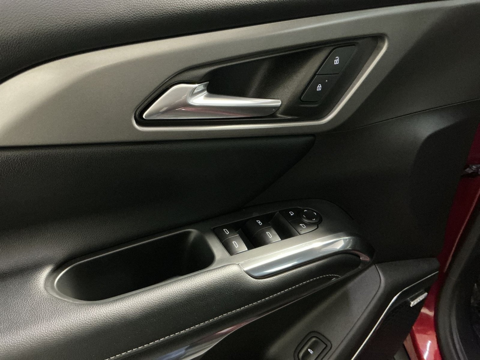 New 2026 Chevrolet Traverse LT w/ Enhanced Driving Package FWD image 16