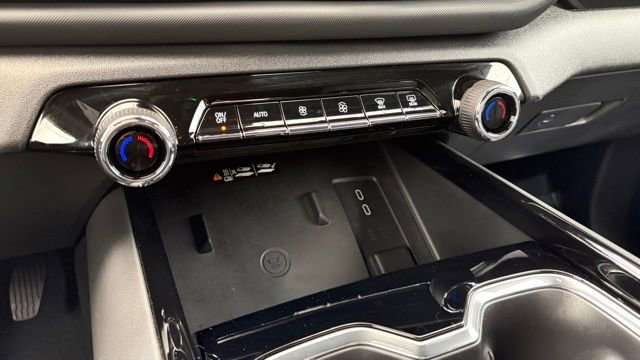 Used 2025 Chevrolet Silverado EV LT AWD/4WD image 38