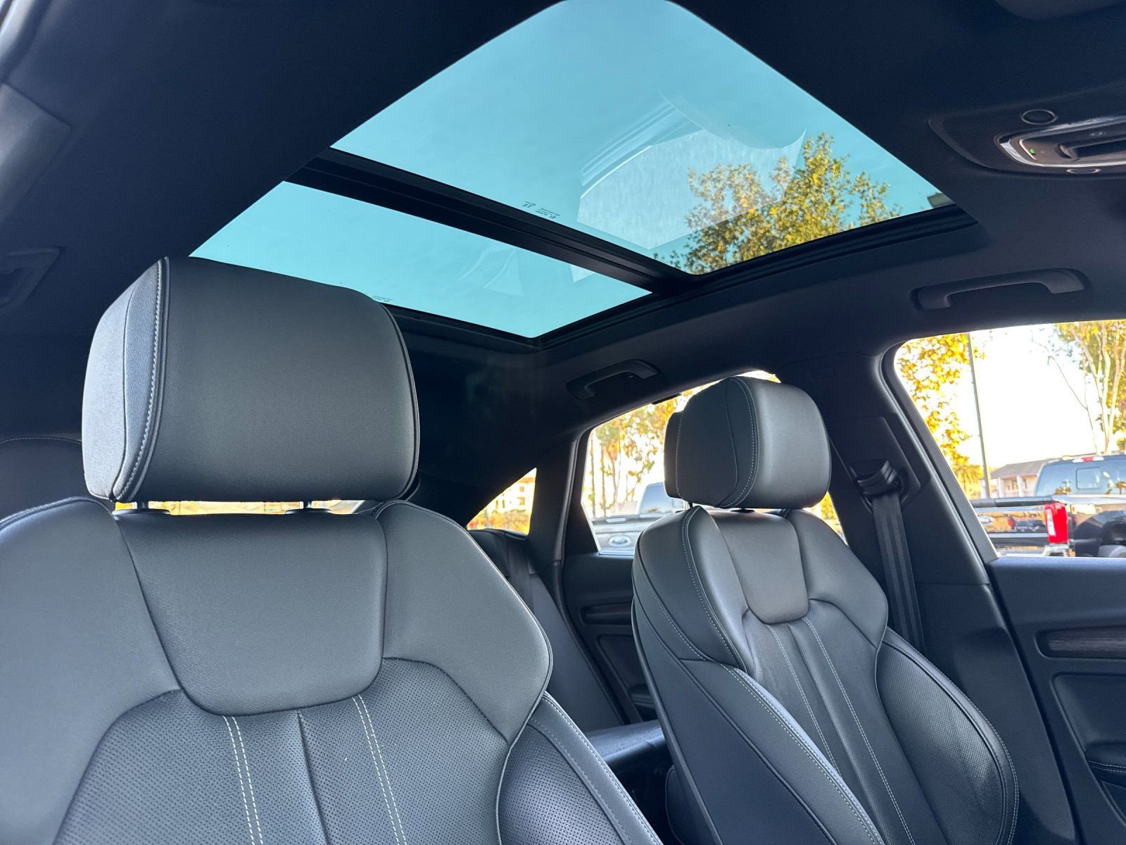 Used 2024 Audi Q5 2.0T Prestige w/ Prestige Package image 19