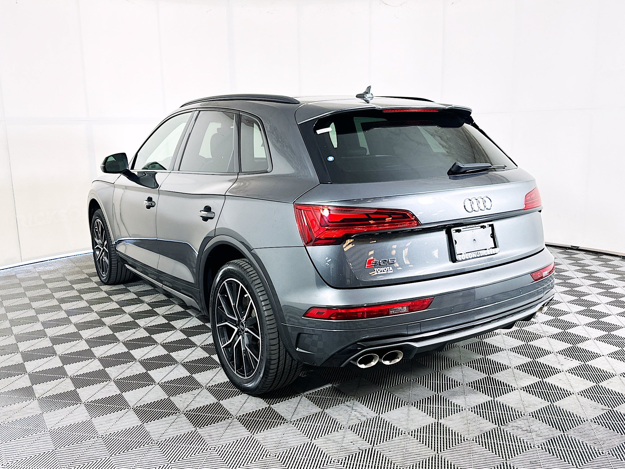 Used 2023 Audi SQ5 Premium Plus w/ Premium Plus Package AWD/4WD image 5