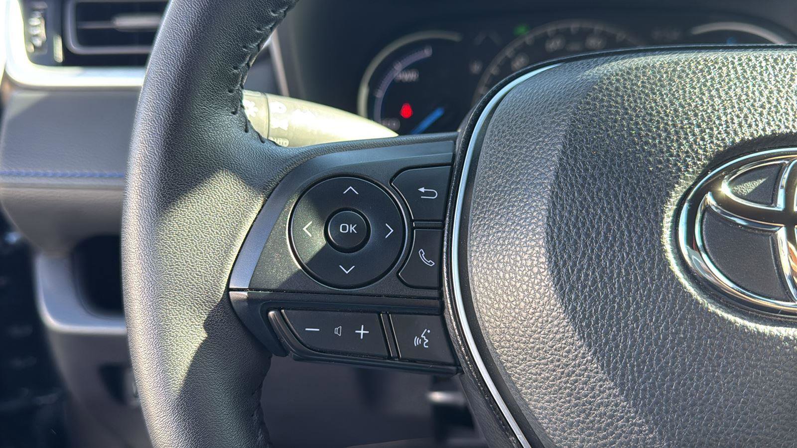 Certified 2025 Toyota RAV4 SE image 12