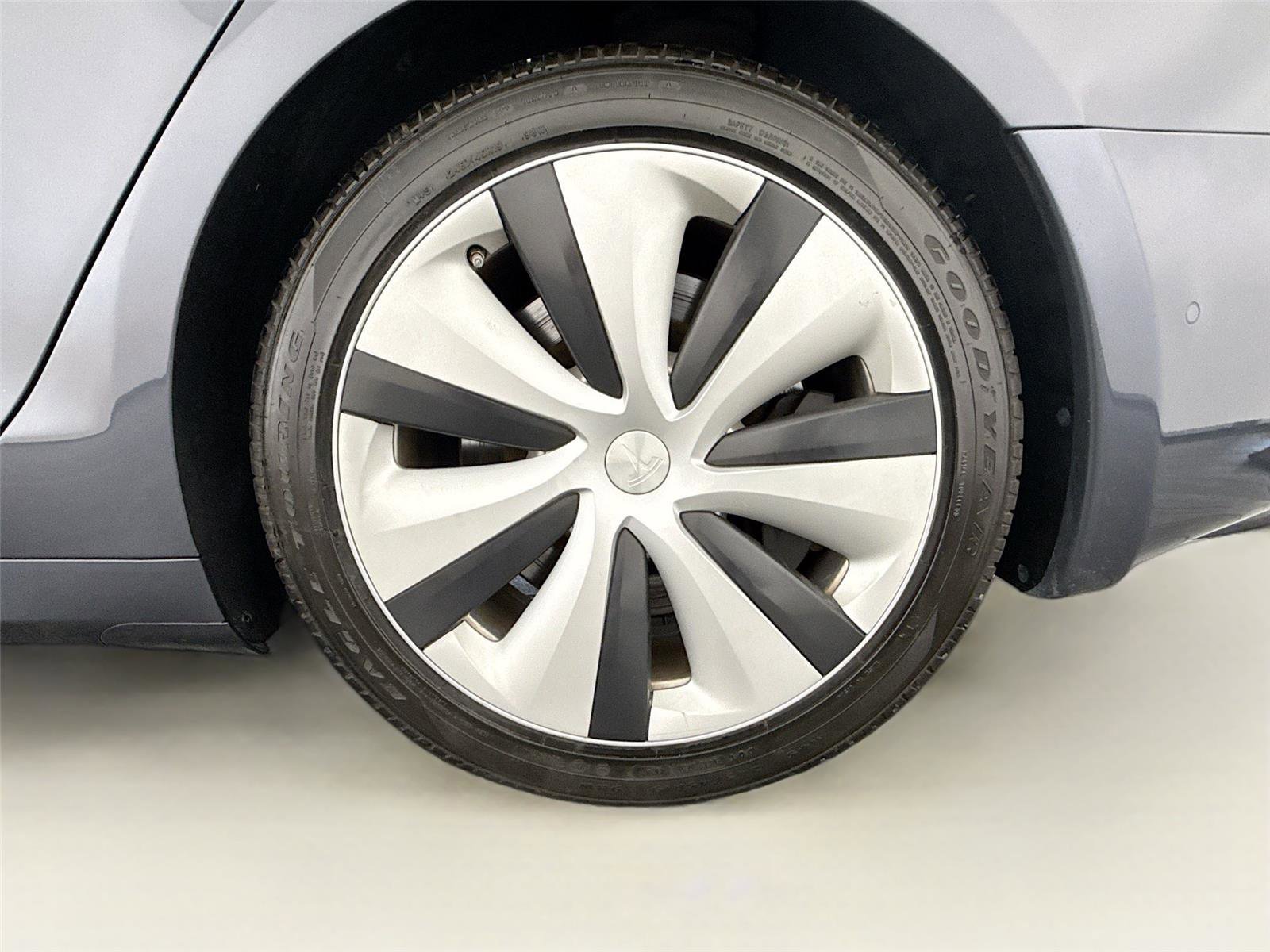 Used 2021 Tesla Model S Long Range Plus image 34