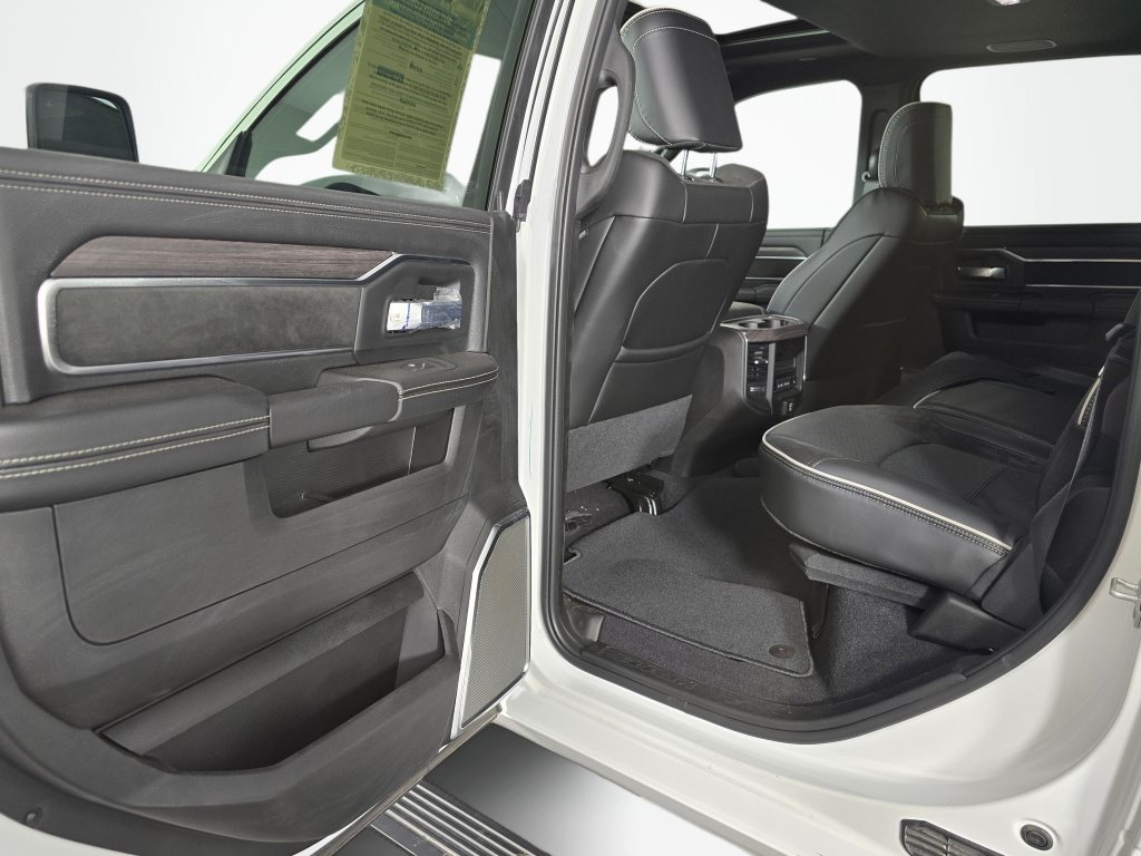 New 2026 RAM 2500 Laramie AWD/4WD image 37