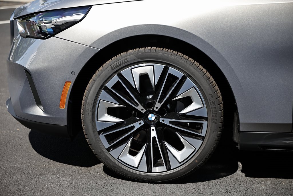 Used 2026 BMW 530i w/ Premium Package image 12