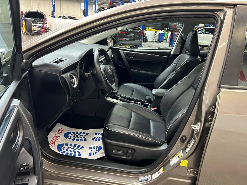 Used 2018 Toyota Corolla XLE w/ Carpet Mat Package (TMS) FWD image 18