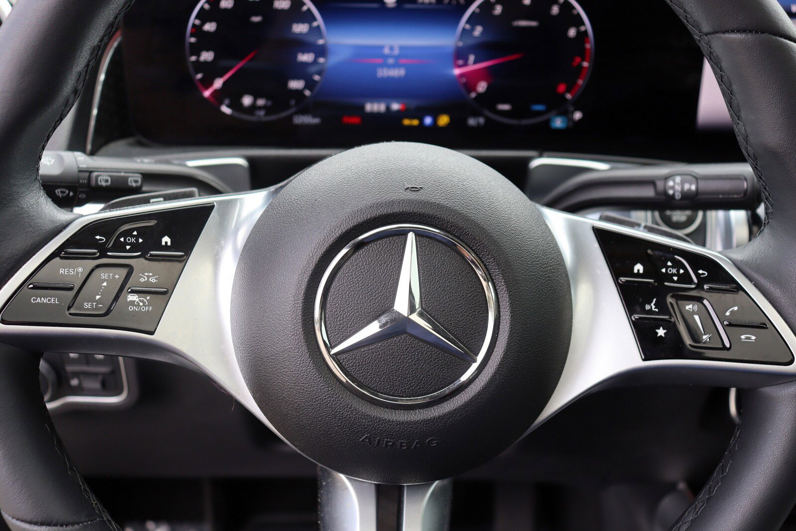 Used 2024 Mercedes-Benz GLB 250 w/ Driver Assistance Package image 29