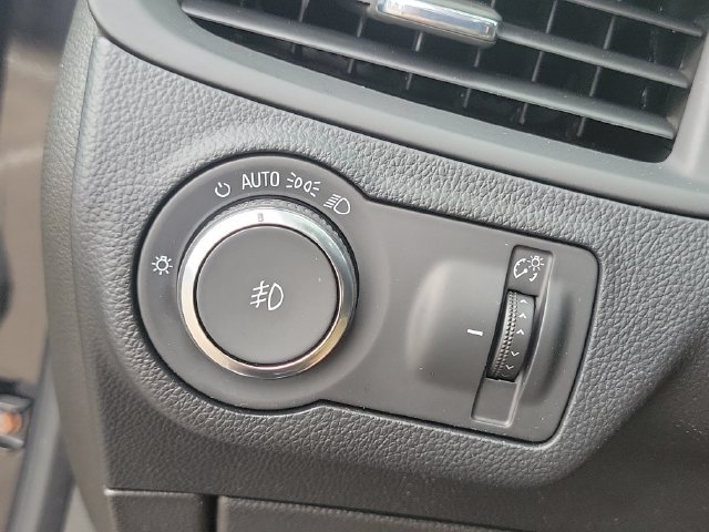 Used 2020 Buick Envision Essence FWD image 9