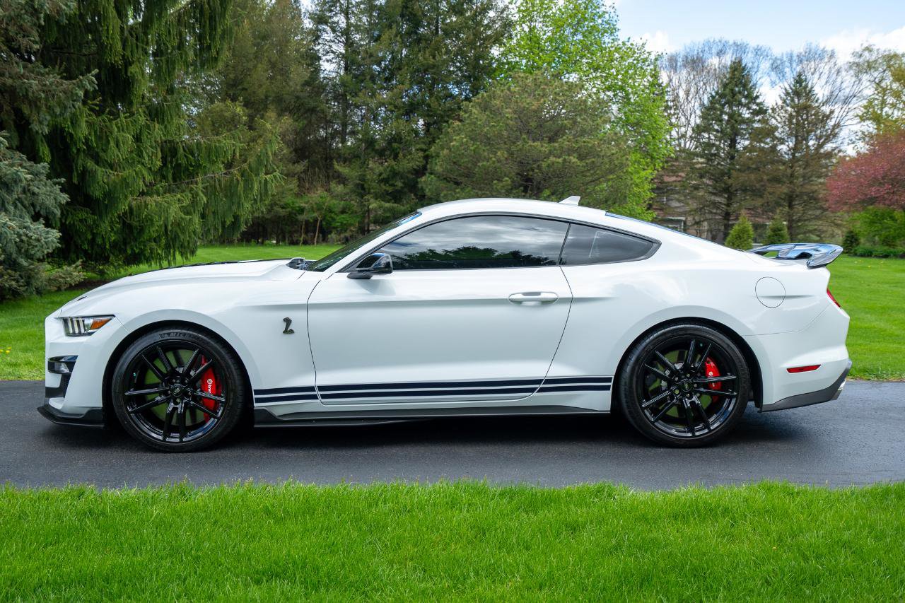 Used 2022 Ford Mustang Shelby GT500 w/ Technology Package RWD image 8