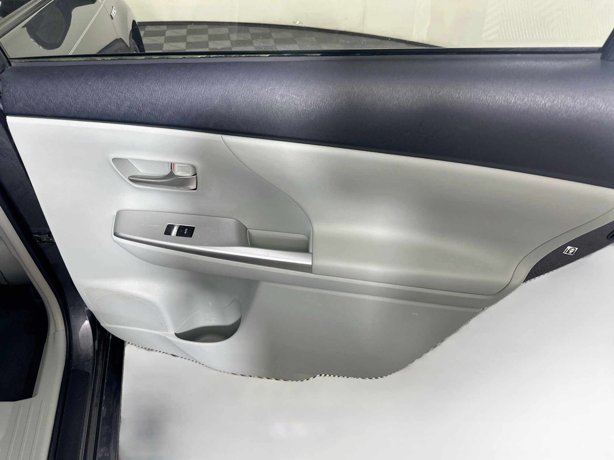 Used 2013 Toyota Prius V Five FWD image 28