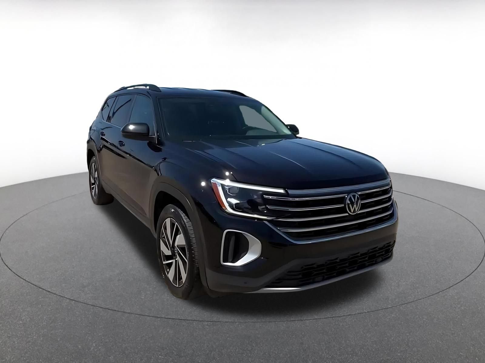 Used 2026 Volkswagen Atlas SE AWD/4WD image 3