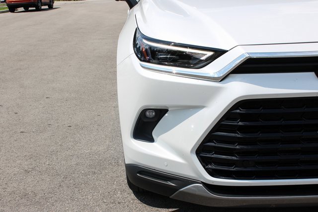 Used 2025 Toyota Grand Highlander AWD image 54