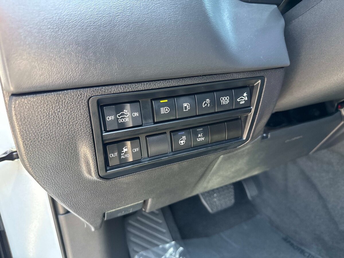 Used 2024 Toyota Tundra Platinum RWD image 21