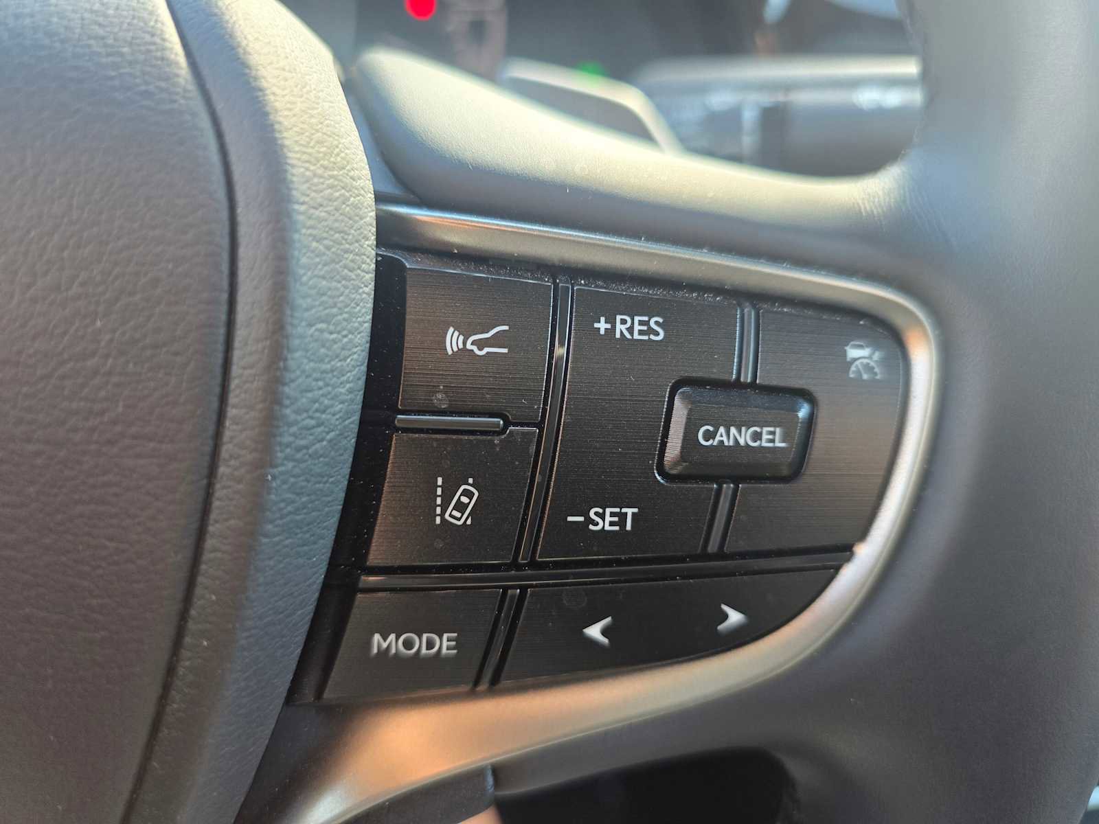 Certified 2025 Lexus ES 300h w/ Premium Package FWD image 33