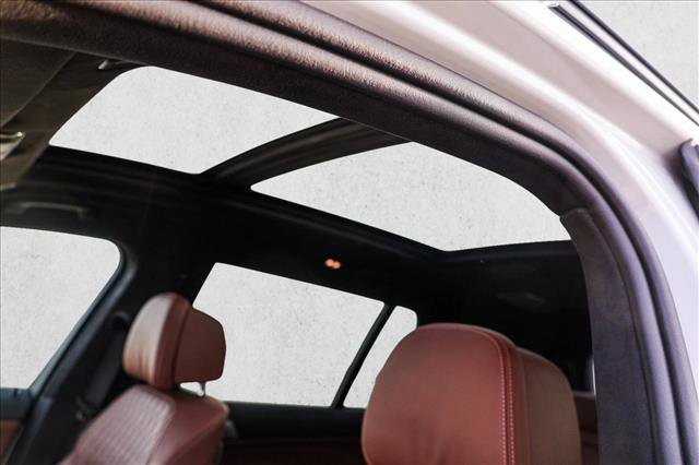 Used 2025 BMW X7 M60i AWD/4WD image 11