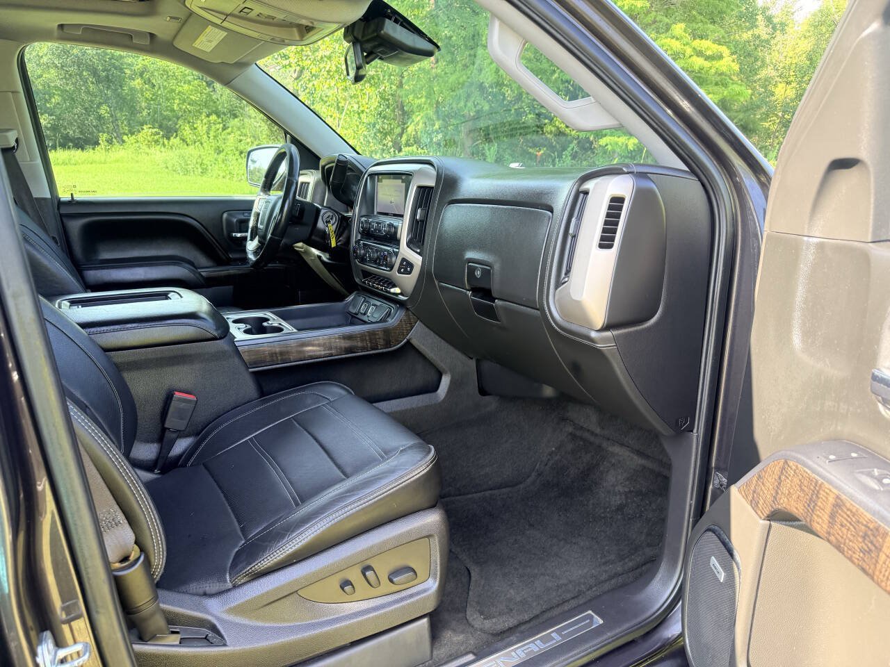 Used 2016 GMC Sierra 1500 Denali w/ Enhanced Driver Alert Package RWD image 19
