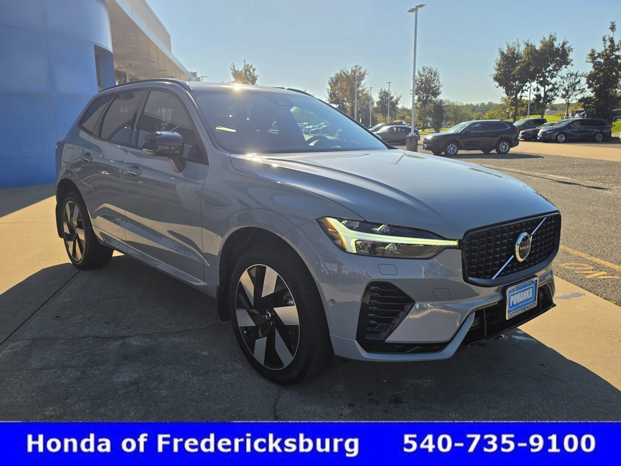 Used 2025 Volvo XC60 T8 Plus w/ Protection Package Premier AWD/4WD image 8