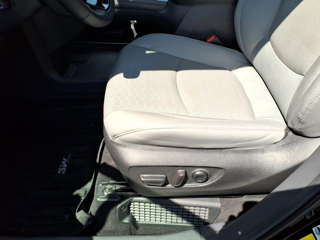 Used 2022 Toyota Sienna Limited FWD image 14