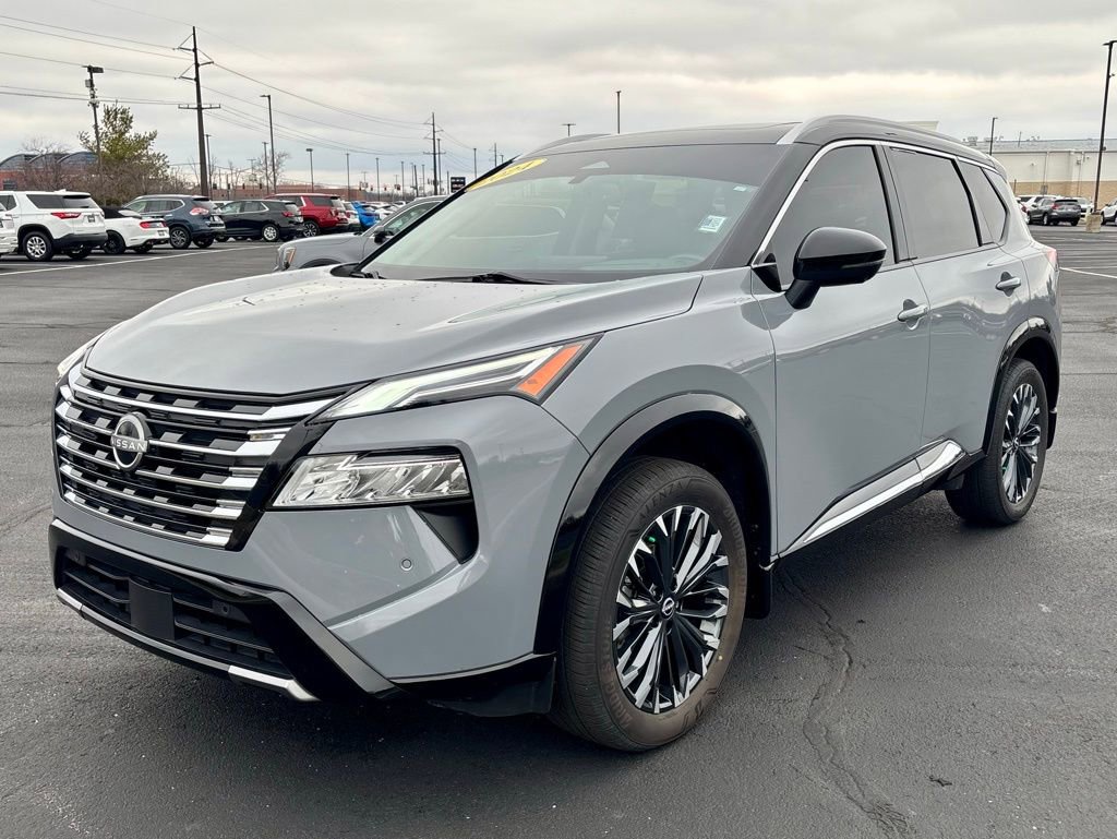 Used 2024 Nissan Rogue Platinum w/ Platinum Premium Package image 3