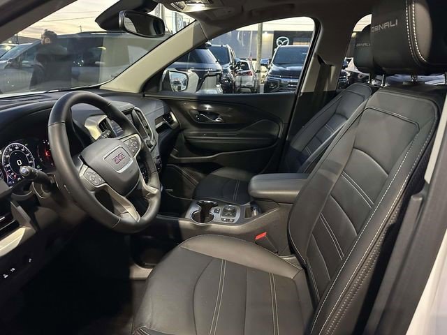 Used 2024 GMC Terrain Denali w/ Denali Premium Package AWD/4WD image 14