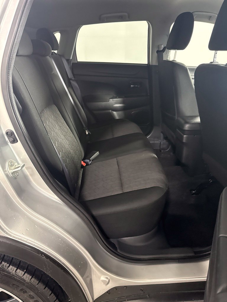 Used 2025 Mitsubishi Outlander Sport AWD image 17