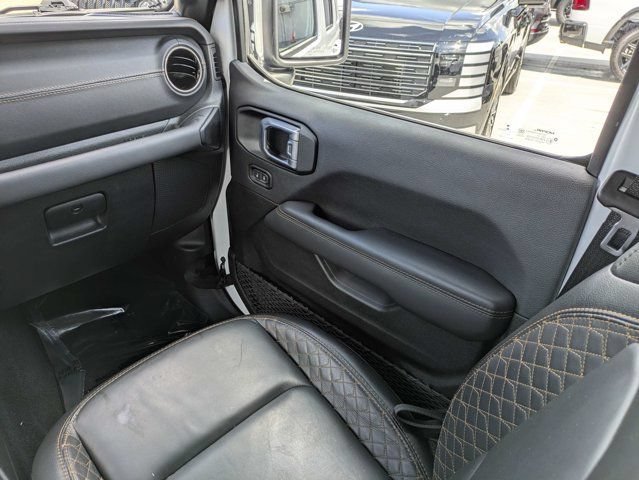 Used 2021 Jeep Wrangler Unlimited Sahara AWD/4WD image 17