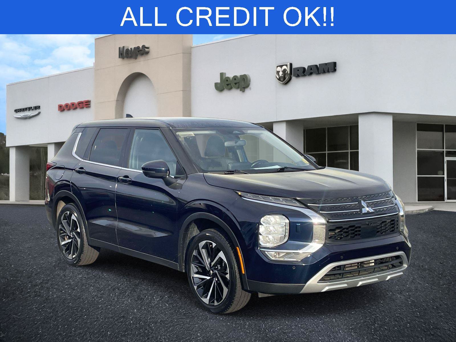 Used 2024 Mitsubishi Outlander SE AWD/4WD image 1