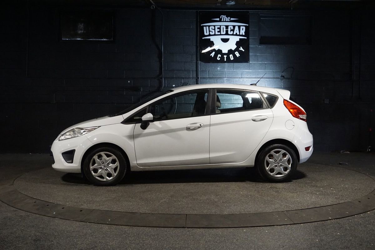 Used 2013 Ford Fiesta S FWD image 2