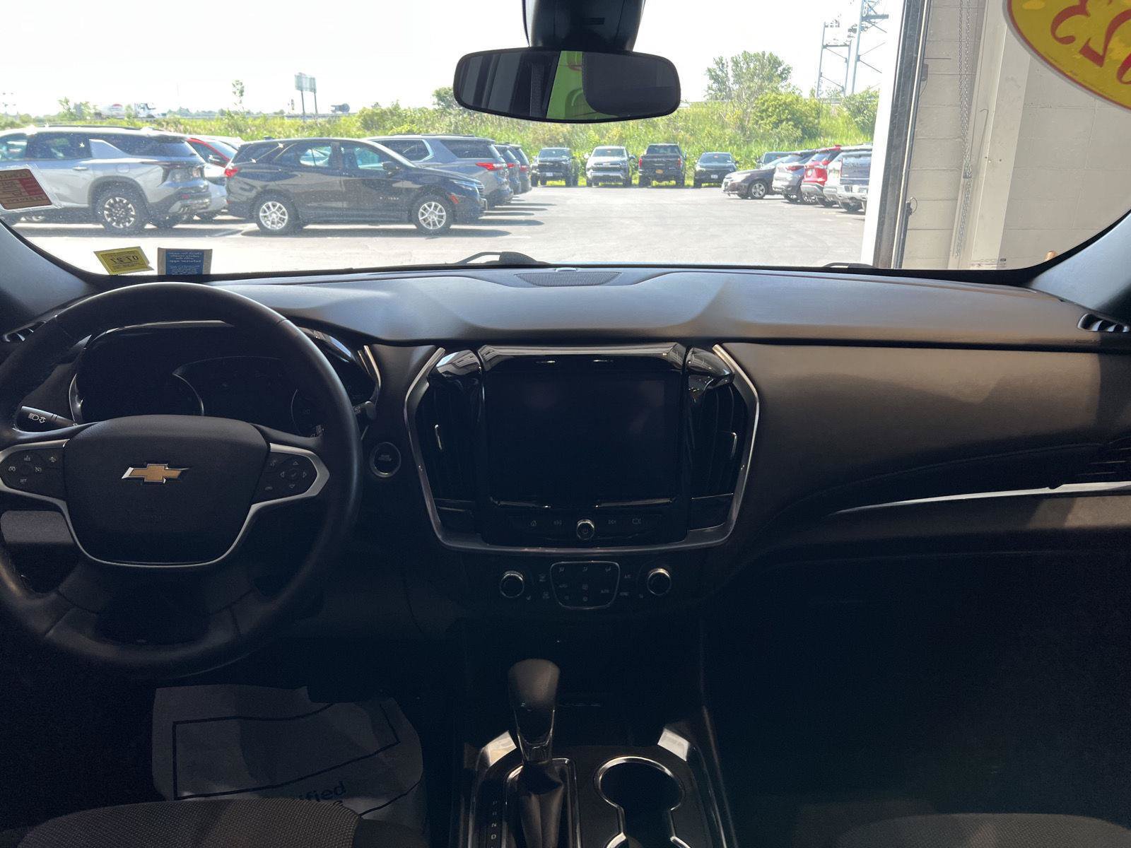 Used 2023 Chevrolet Traverse LT AWD/4WD image 33