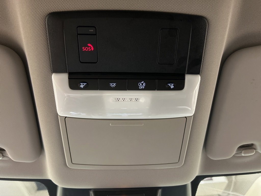 Used 2024 Nissan Rogue SV image 25