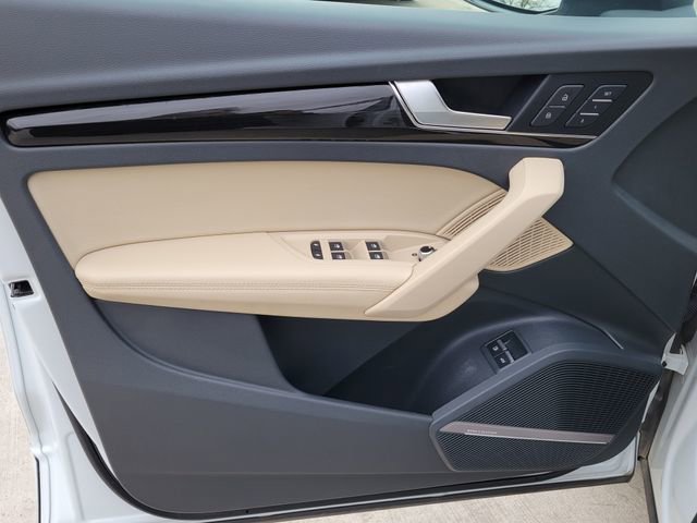 Used 2020 Audi Q5 e Premium Plus image 10
