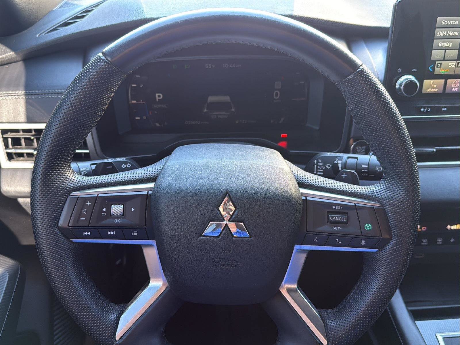 Used 2023 Mitsubishi Outlander SE Black Edition FWD image 11