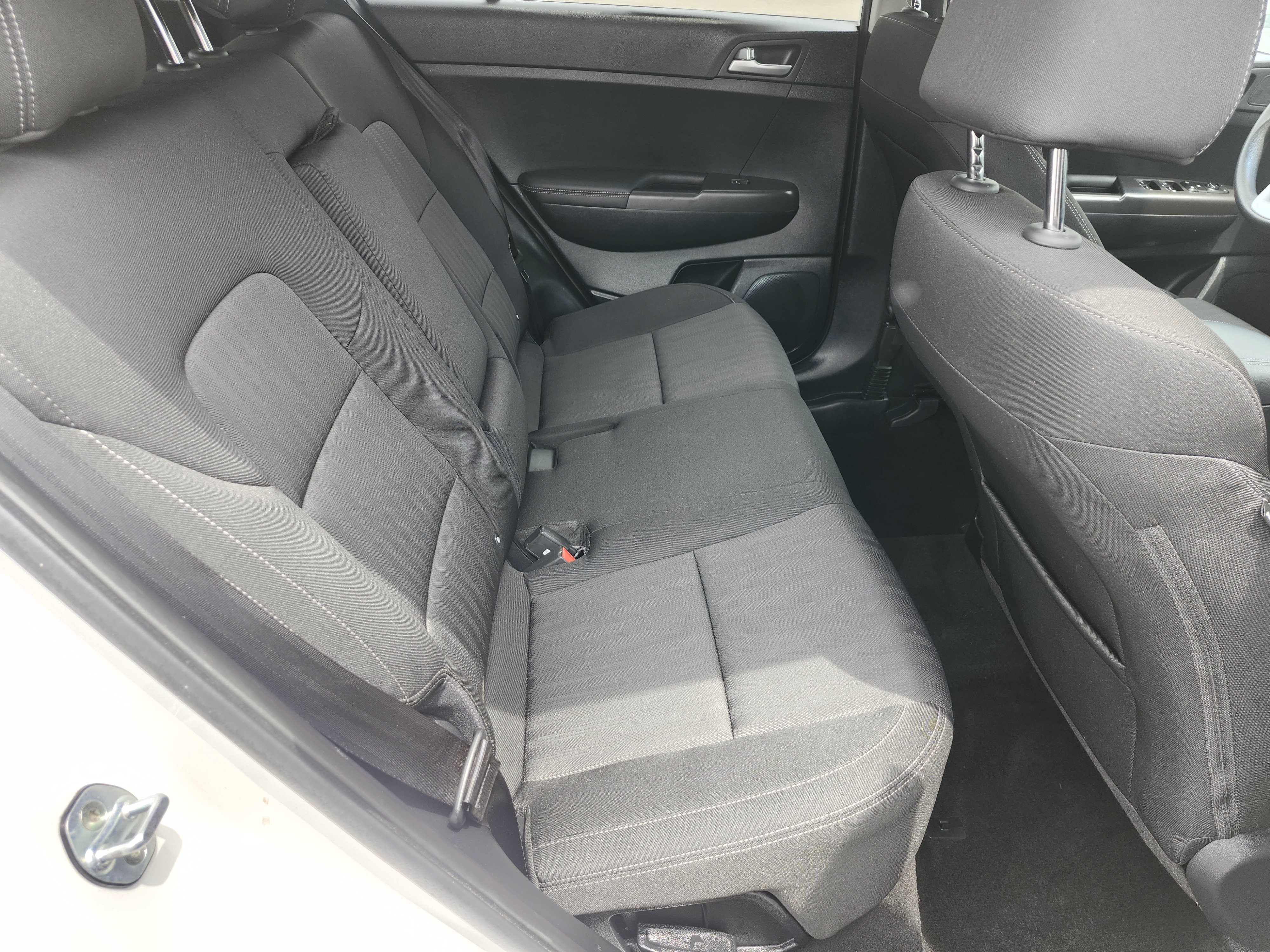 Used 2020 Kia Sportage LX FWD image 17