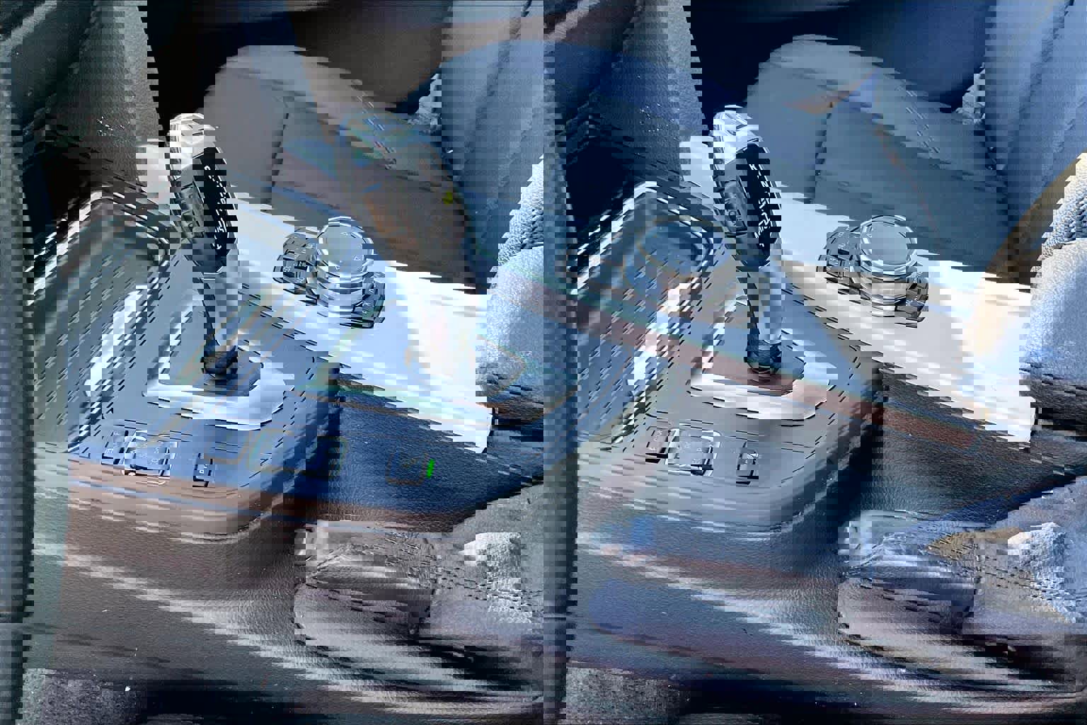 Used 2014 BMW 320i Sedan image 16