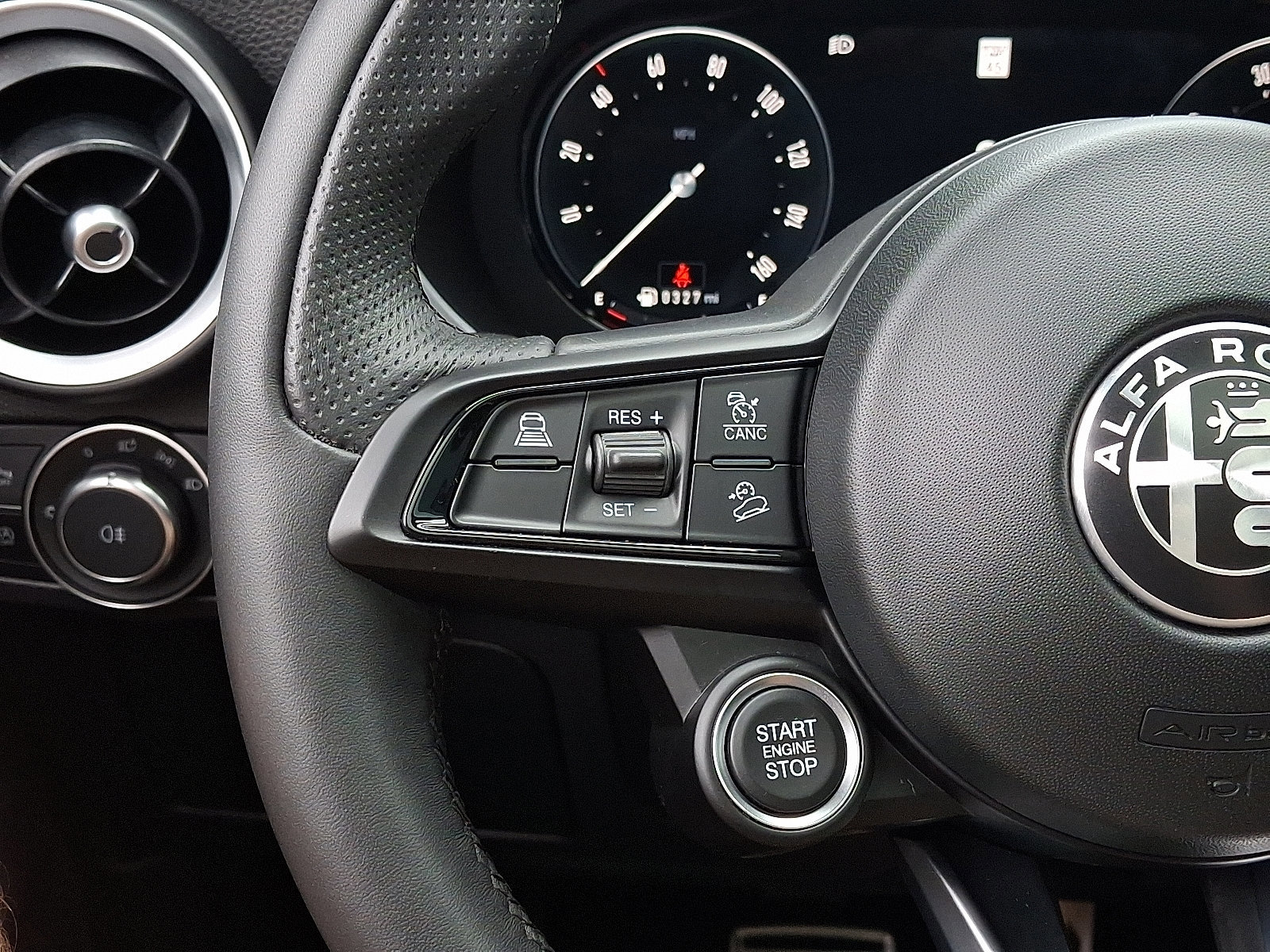 Used 2024 Alfa Romeo Stelvio Ti image 23