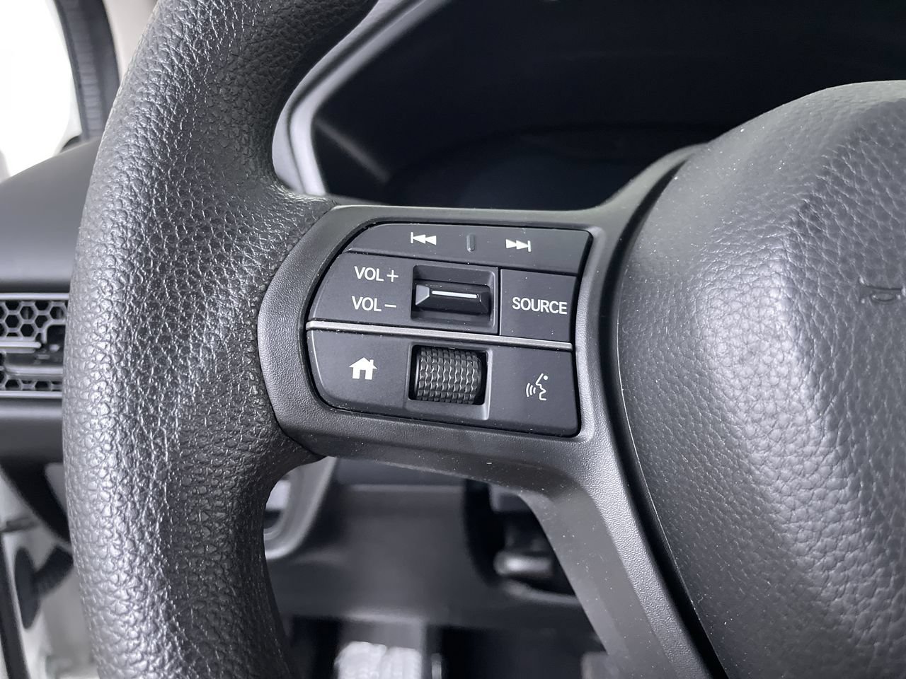 Used 2023 Honda HR-V LX image 25