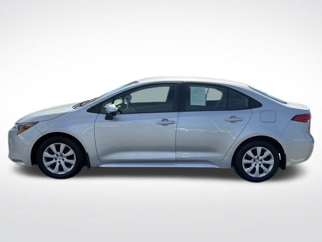 Used 2024 Toyota Corolla LE FWD image 2