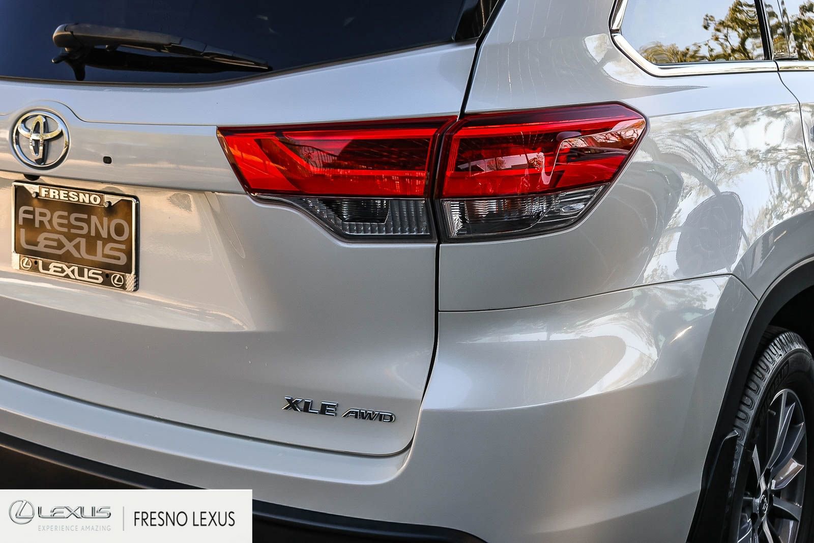 Used 2019 Toyota Highlander XLE w/ Carpet Mat Package (TMS) image 7