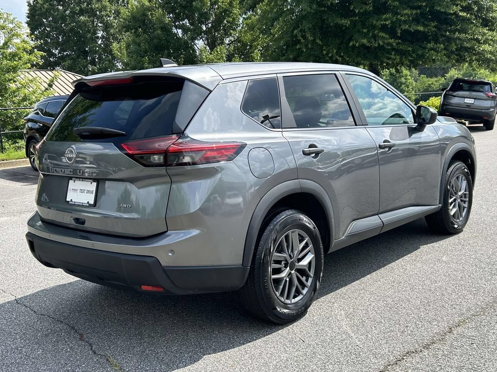 Used 2024 Nissan Rogue S AWD/4WD image 5
