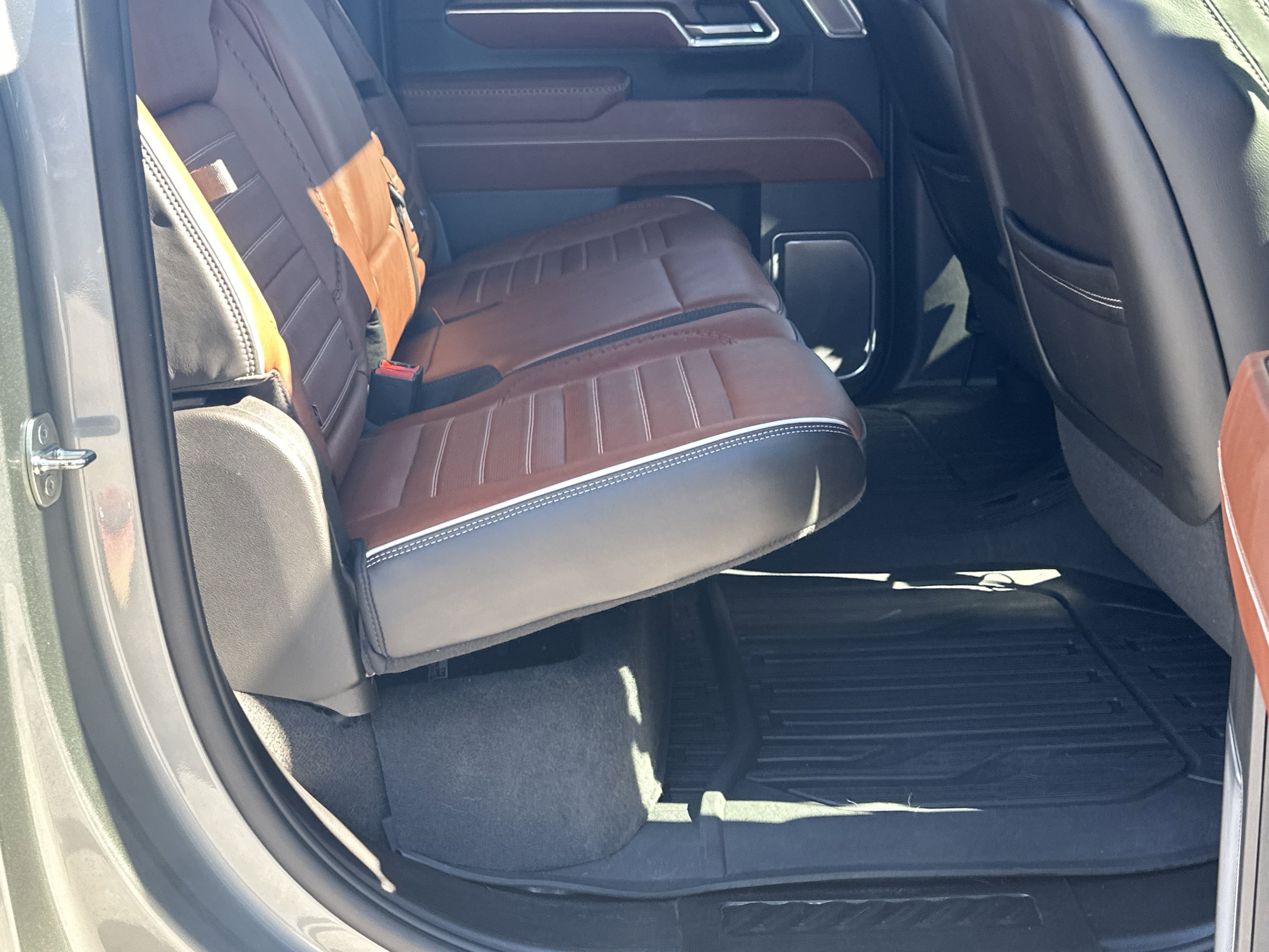 Used 2024 GMC Sierra 3500 Denali Ultimate image 12