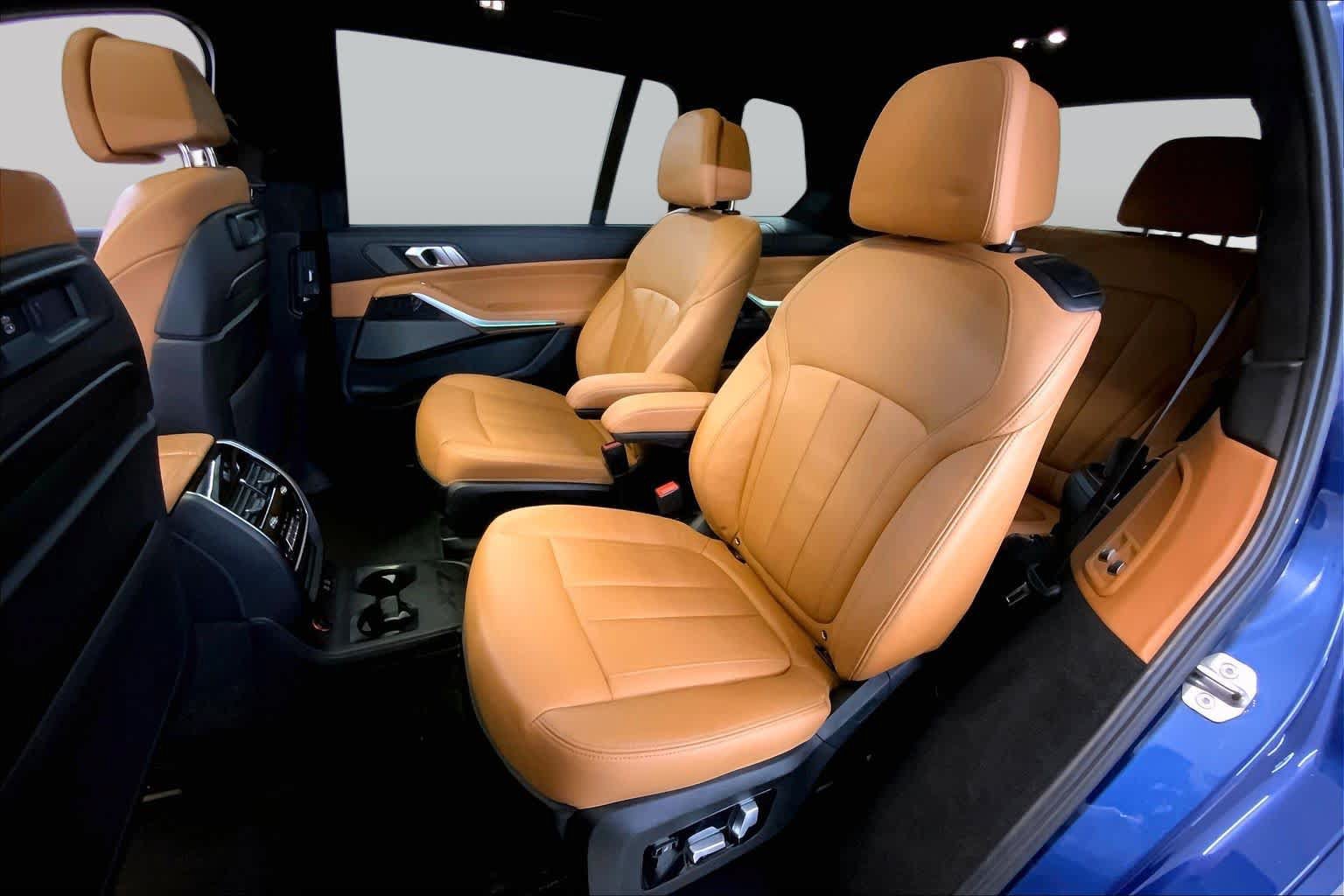 Used 2022 BMW X7 M50i AWD/4WD image 19