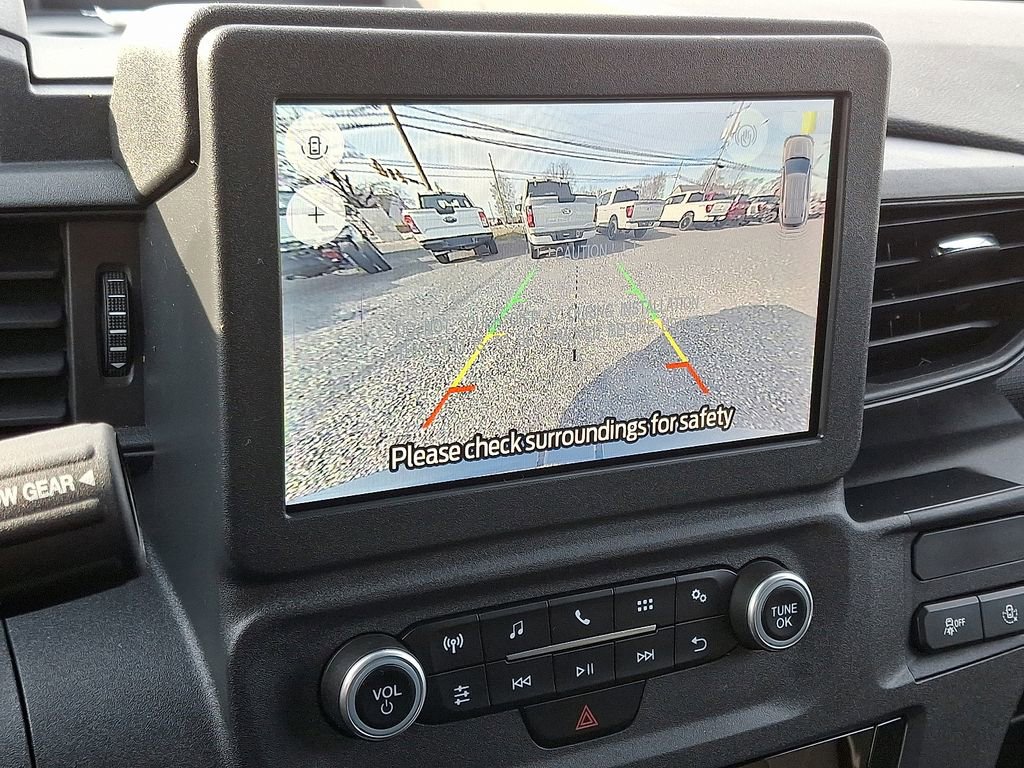 New 2025 Ford Explorer Base image 12