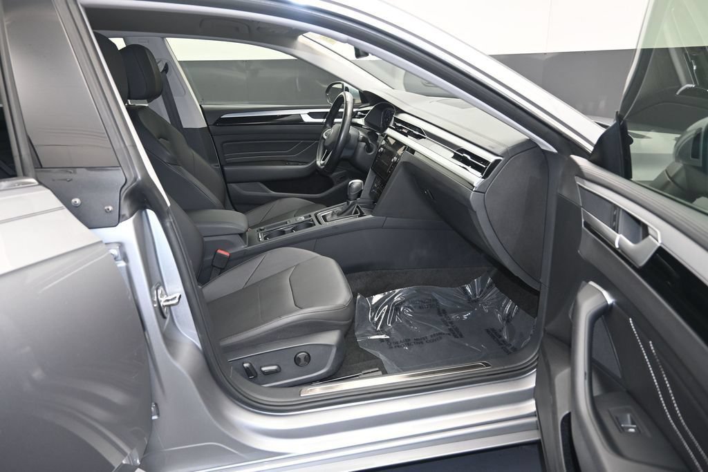 Used 2021 Volkswagen Arteon SE FWD image 11