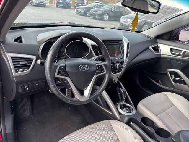 Used 2013 Hyundai Veloster w/ Style Pkg image 14